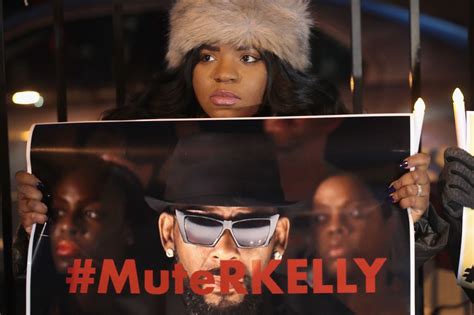 Live R Kelly Charged With Sexual Abuse Cnn