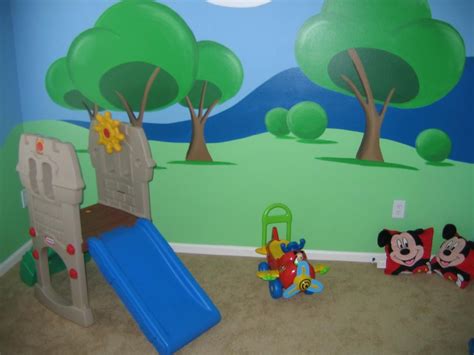 Toddler mickey mouse bedding set. DEF painting the playroom walls like Mickey Mouse ...