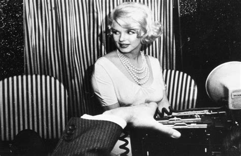 These Candid Photos Of Marilyn Monroe Show The Actress Like Weve