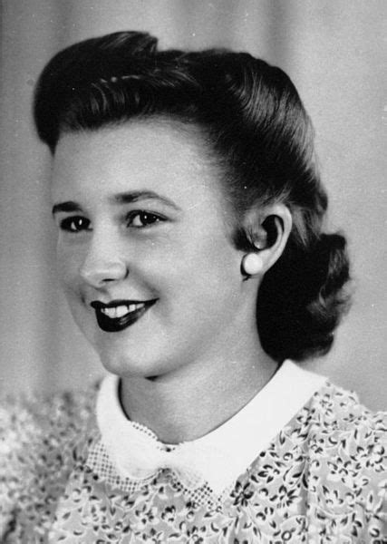 They're all vintage updos that use a bandana as an accessory to really enhance the retro vibe. 1940s Hairstyles | 1940s hairstyles, Vintage hairstyles ...