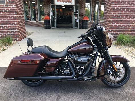 2018 Harley Davidson® Flhxs Street Glide® Special Twisted Cherry