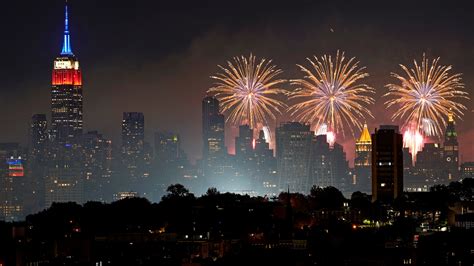 July 4th Fireworks Nyc 2023 When And Where To Watch Macys Show Along