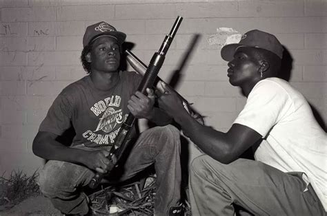 Incredible Photos Show Las Notorious Crips Gangsters Posing With Drugs