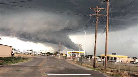 epic photos show storm right before it produced a tornado