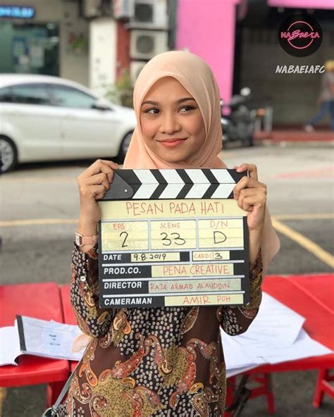 Uzun zamandır malezya dizisi paylaşmıyordum bu yeni diziyi çok beğendim başrol erkeğimiz çok tatlı konusu da bana izlediğim malezya dizilerini hatırlatıyor. Drama Pesan Pada Hati (TV3) | Azhan.co