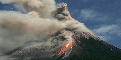 Gunung merapi meletus pada 2010 dan tercatat memiliki indeks erupsi 4. Artikel bencana Alam ~ Tugas Sekolah