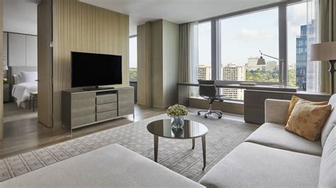 Toronto Luxury Suites And Rooms Yorkville Four Seasons Hotel Toronto