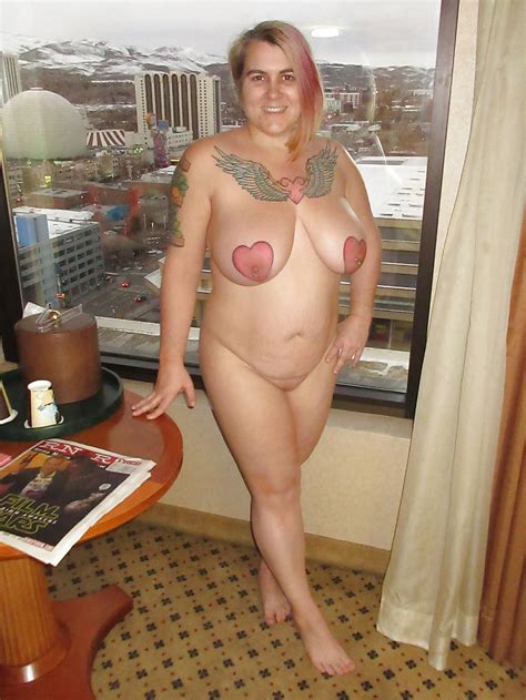 Bbw Flashing Her Pierced Tattooed Nipples In Reno 15 Pics Xhamster