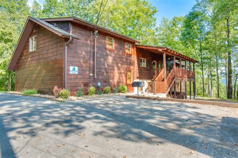 Parkside cabin rentals gatlinburg tennessee. Parkside Lodge Cabin in Sevierville w/ 6 BR (Sleeps26)