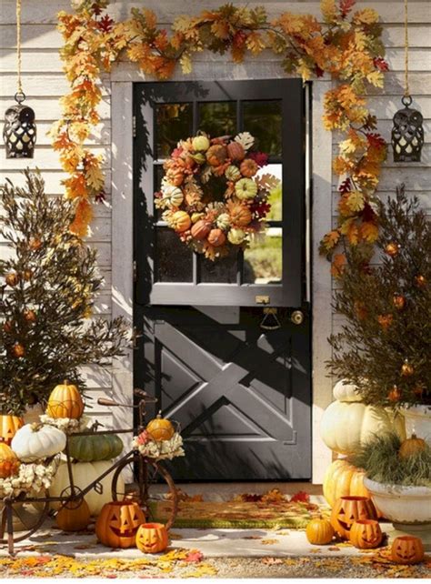 30 Awesome And Most Beautiful Fall Front Door Decorating