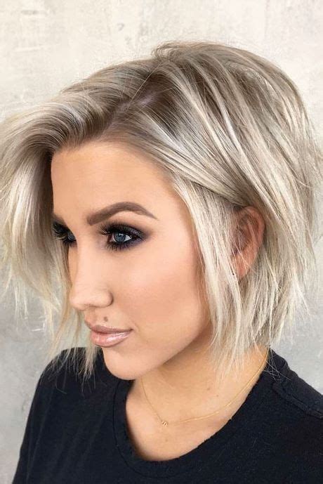 Browse our photo collection of the best hair trends for 2021. Kapsels schouderlengte 2020