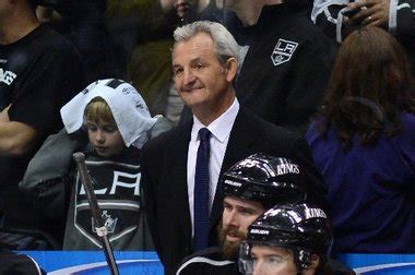 ↑ (en) « darryl sutter hockey statistics & profile », sur the internet hockey database. Kings coach Darryl Sutter says there is no pressure for ...