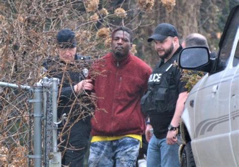 Quick Capture Alton Police Apprehend Suspect In Us Bank Robbery