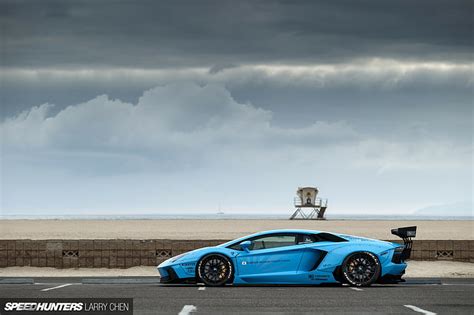 10+ Wallpaper Lamborghini Biru Pictures