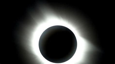 Hoy os traemos una pequeña guía con lo más básico para ver oscurecerse a nuestra estrella: Estados Unidos espera su primer eclipse solar total en 99 ...