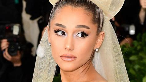 Ariana Grandes Ponytail Causes Her Constant Pain Bbc Newsround