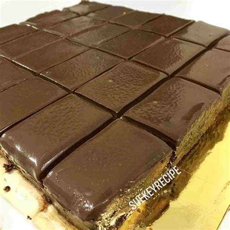 Such a lovely combination and well received by office walaupun dah ketinggalan agak jauh ke belakang, tapi tetap nak cuba resepi kek alunan kasih ni gak memandangkan semua bahannya ada. Resepi Kek Batik Lembut & Mudah (Premium & Indulgence)
