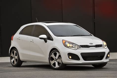 Performance mechanically, the 2012 kia rio is mostly identical to the current generations of hyundai's accent and veloster compacts. 2012 Kia Rio - A Review | machinespider.com