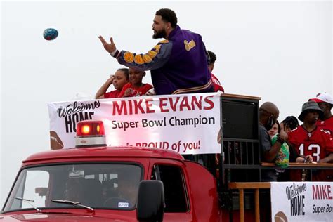 Galveston Celebrates Native Mike Evans Super Bowl Lv Win Local