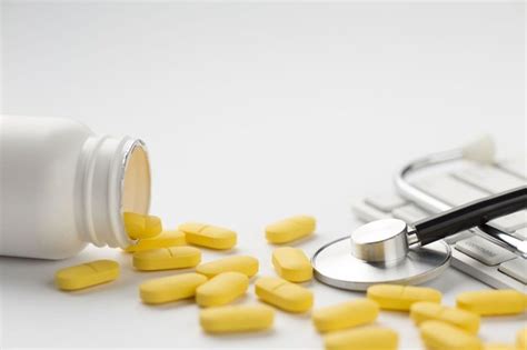 Jadi, untuk vitamin b dan c, waktu terbaik untuk mengonsumsinya adalah pagi hari. Kapan Waktu Terbaik untuk Minum Vitamin C?