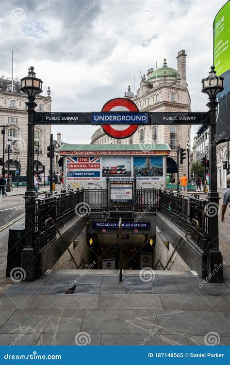 Uk London 1662020 Piccadilly Circus London Underground Tube