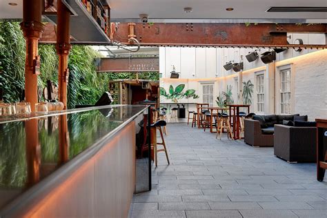 A love letter to the beauty that is a damn fine rooftop bar