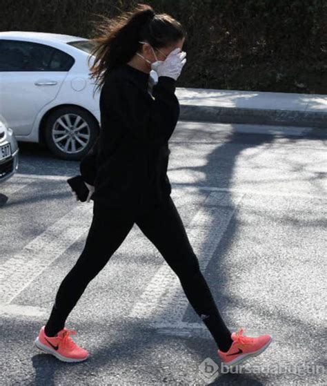 Başrollerinde alina boz ve alp navruz'un yer aldığı trt 1'in sevilen dizisi elimi bırakma oyuncularının gerçek sevgililerini sizler için. İşte Alp Navruz'un sevgilisi Foto Galerisi - 4 ...