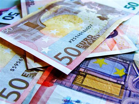 Directory of best currency transfer providers, compare to exchange rates when sending money from europe. Euro Currency Free Stock Photo - Public Domain Pictures