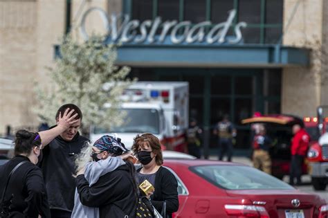 Teen arrested on murder warrant in Nebraska mall shooting | AP News