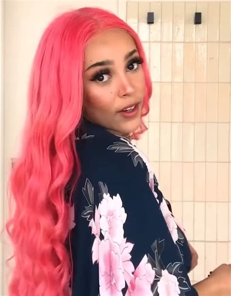 Amala ratna zandile dlamini (born on october 21, 1995 in calabasas, california), better known by her stage name doja cat, is a rapper, singer, songwriter, producer and dancer. Doja Cat — Википедия