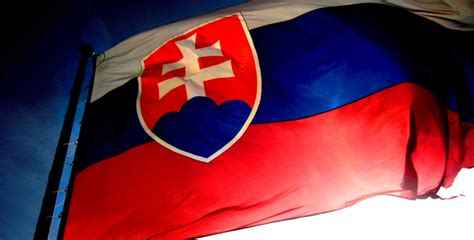 Ve dvou bočních rozích kovová oka o průměru 1 cm pro možnost zavěšení. My sme tá generácia, ktorá môže (z)meniť (svet ...