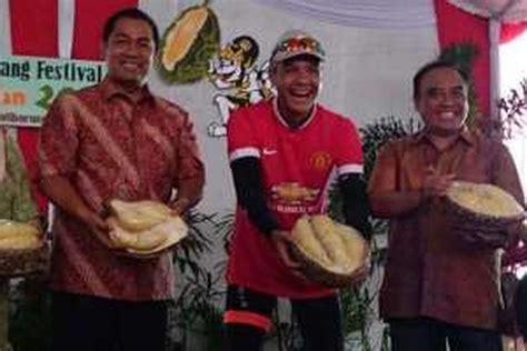 Kebun durian tamora 1 8 bulan berbunga. Sendratari Resi Mayangkara Meriahkan Pesta Durian di ...