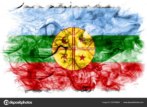 «el primer emblema de la nación mapuche es el resultado de un proceso de autoafirmación y de descolonización estructural. Bandera Humo Mapuche Bandera Territorio Dependiente Chile ...