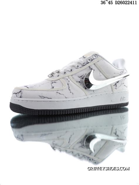 Travis scott is gearing up to release yet another air force 1 collaboration, as we get an official look at the sneaker courtesy of the. DIY Customized Travis Scott X Nike Air Force One Low ...