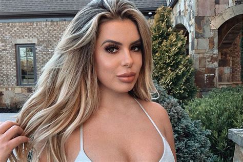 Brielle Biermann 2024 Dating Net Worth Tattoos Smoking And Body Measurements Taddlr