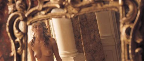 Focus On Her Of Elisa Sednaoui S Sexiest Nude Photos Leaked Diaries