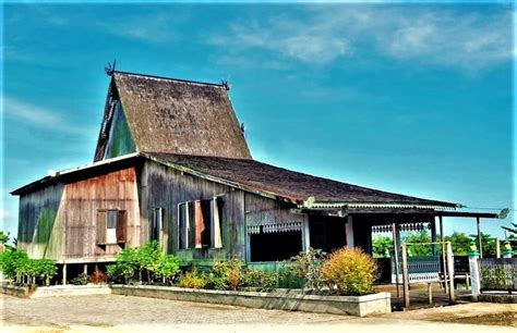 Banjarmasin Rumah Adat Khas Banjar1 Indonesia Traveler