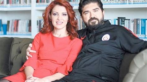 2010 yılında kanaltürk'te yayınlanan ters cephe adlı programda eski genelkurmay başkanı'na hakaret eden televizyon yorumcusu rasim ozan kütahyalı'nın cezası belli oldu. Rasim Ozan Kütahyalı'nın davasına bakan hâkimden Nagehan ...