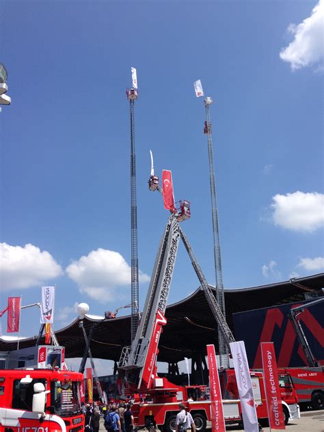 Über 500.000 menschen wohnen in hannover, das mit seinem. Interschutz 2015 Hannover