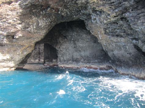 Going Into These 10 Caves In Hawaii Is Like Entering Another World