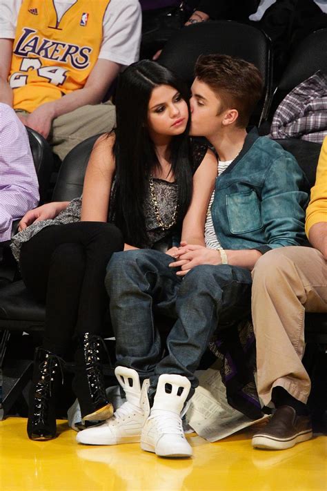 Nostalgia Overload A Throwback Of Justin Bieber Kissing Selena Gomez