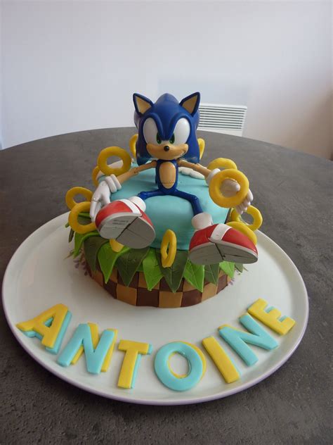 Have you ever made a convertible cake?! Sonic cake | Sonic cake, Sonic birthday cake, Sonic ...