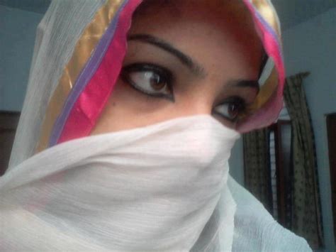 Beautiful Arab Pakistani Muslim Hot College Girls At