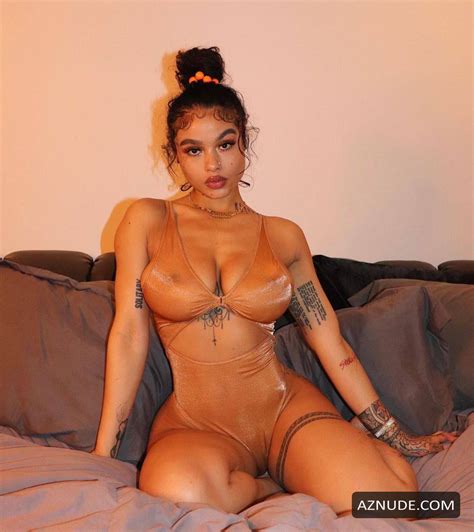India Westbrooks Posted A Few Slightly Nude Photos For A New Savage X Fenty Challenge On