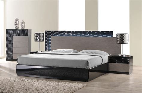 We believe in helping you find the product that is right for you. Lacquered Italian Design Wood High End Platform Bed ...