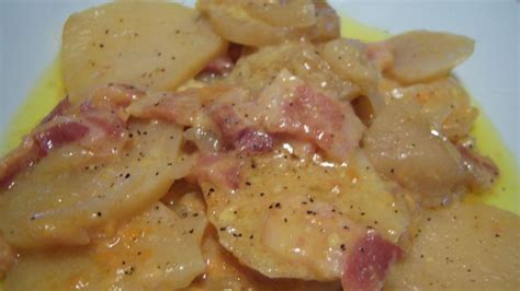 Scalloped potatoes mix, skinless chicken breasts, water. Crock Pot Scalloped Potatoes | Recipe | Potato recipes ...