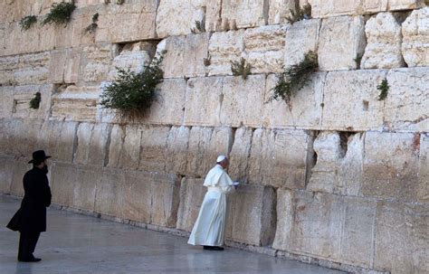 Is Jerusalems Western Wall Falling Down The Times Of Israel