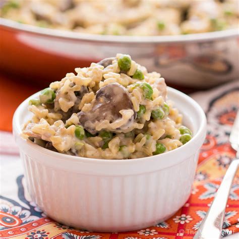 ( combine ¼ cup cornstarch and 1 cup water: Sour Cream Chicken and Mushroom Rice Skillet - The Weary Chef