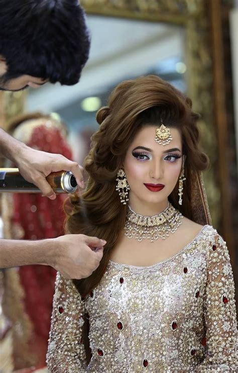 Kashees Beautiful Bridal Makeup And Hairstyle By Kashif Aslam Indian Wedding Hairstyles