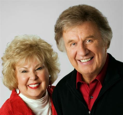 Bill And Gloria Gaither Authors Of A Homecoming Christmas Worthypub